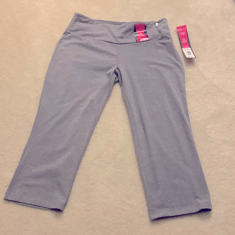 Women’s Gray Skinny Capri